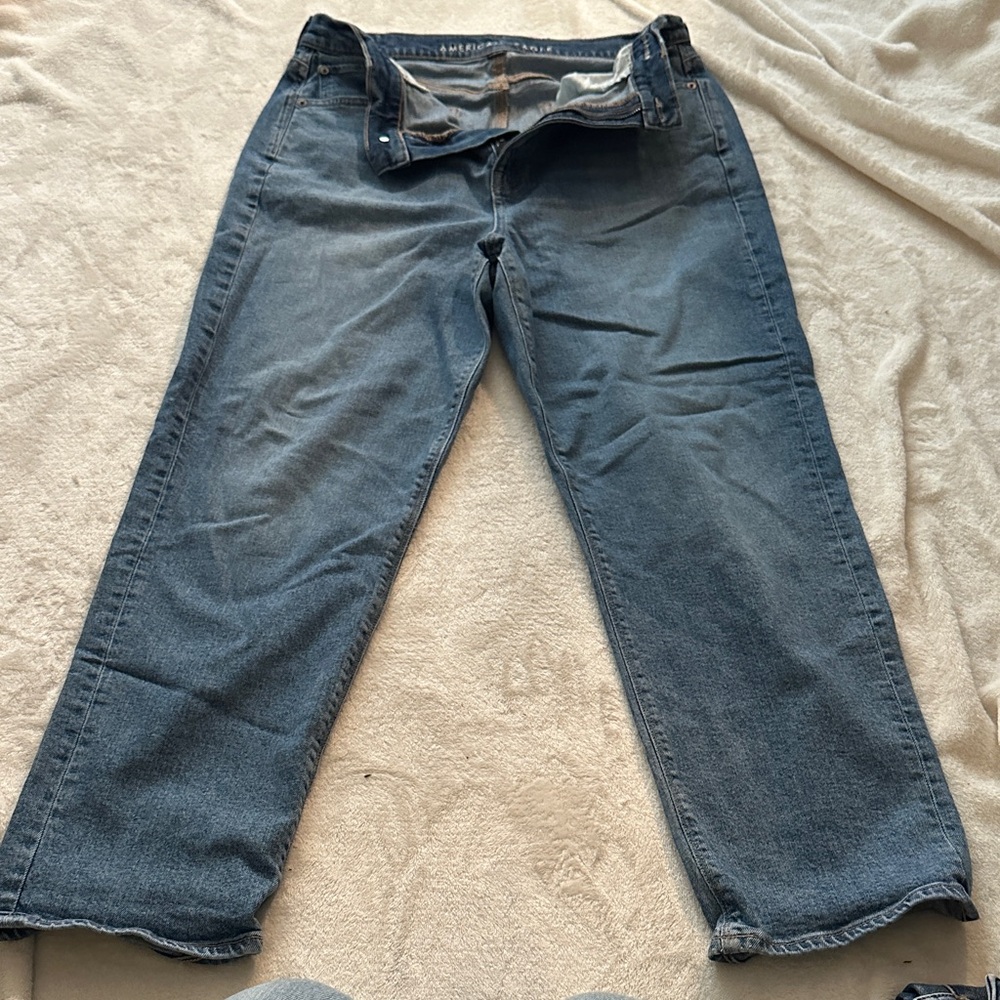 American Eagle Outfitters 90’s High Rise Jeans